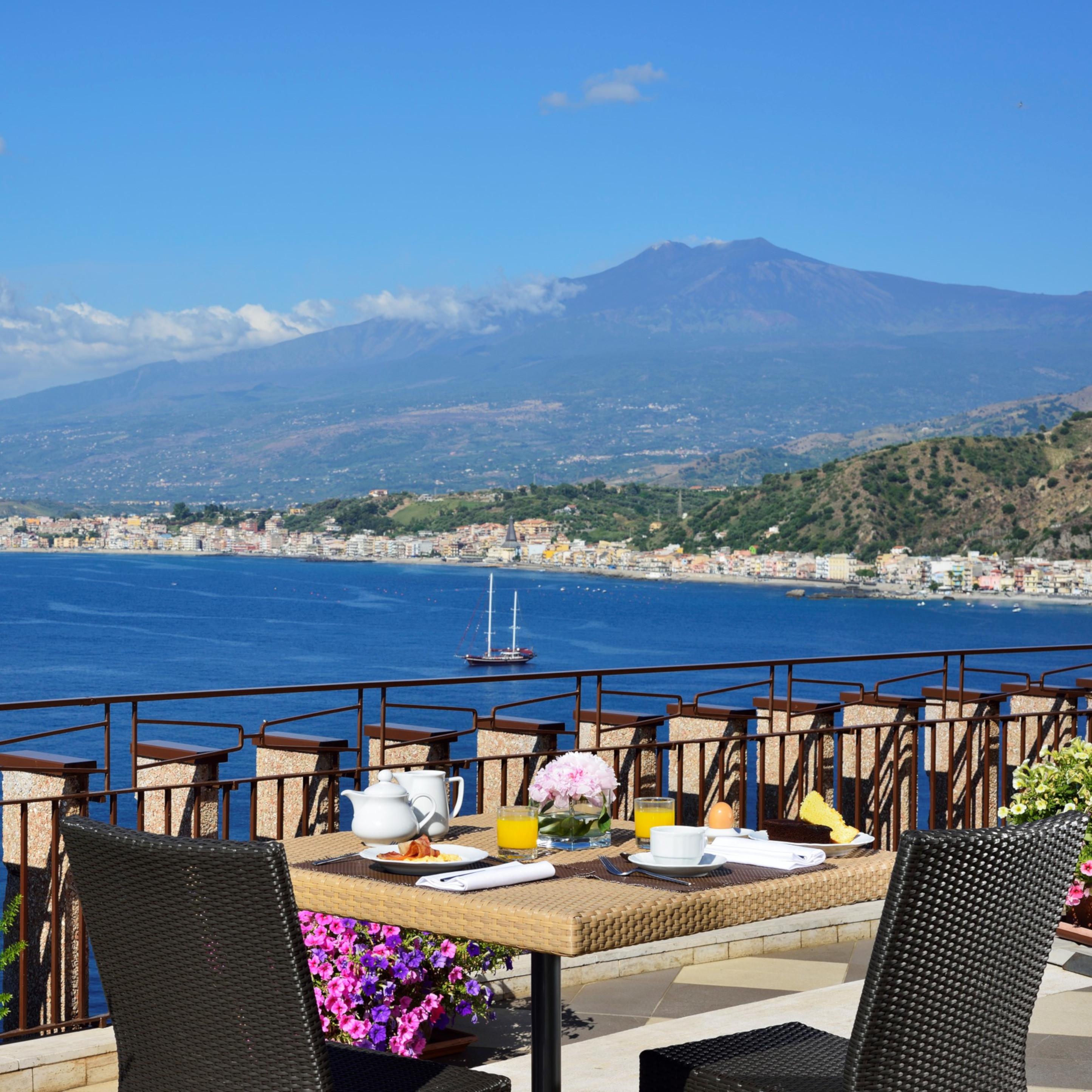 Capotaormina Hotel